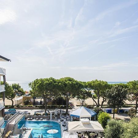 Hotel Miramare Lignano Sabbiadoro Bagian luar foto