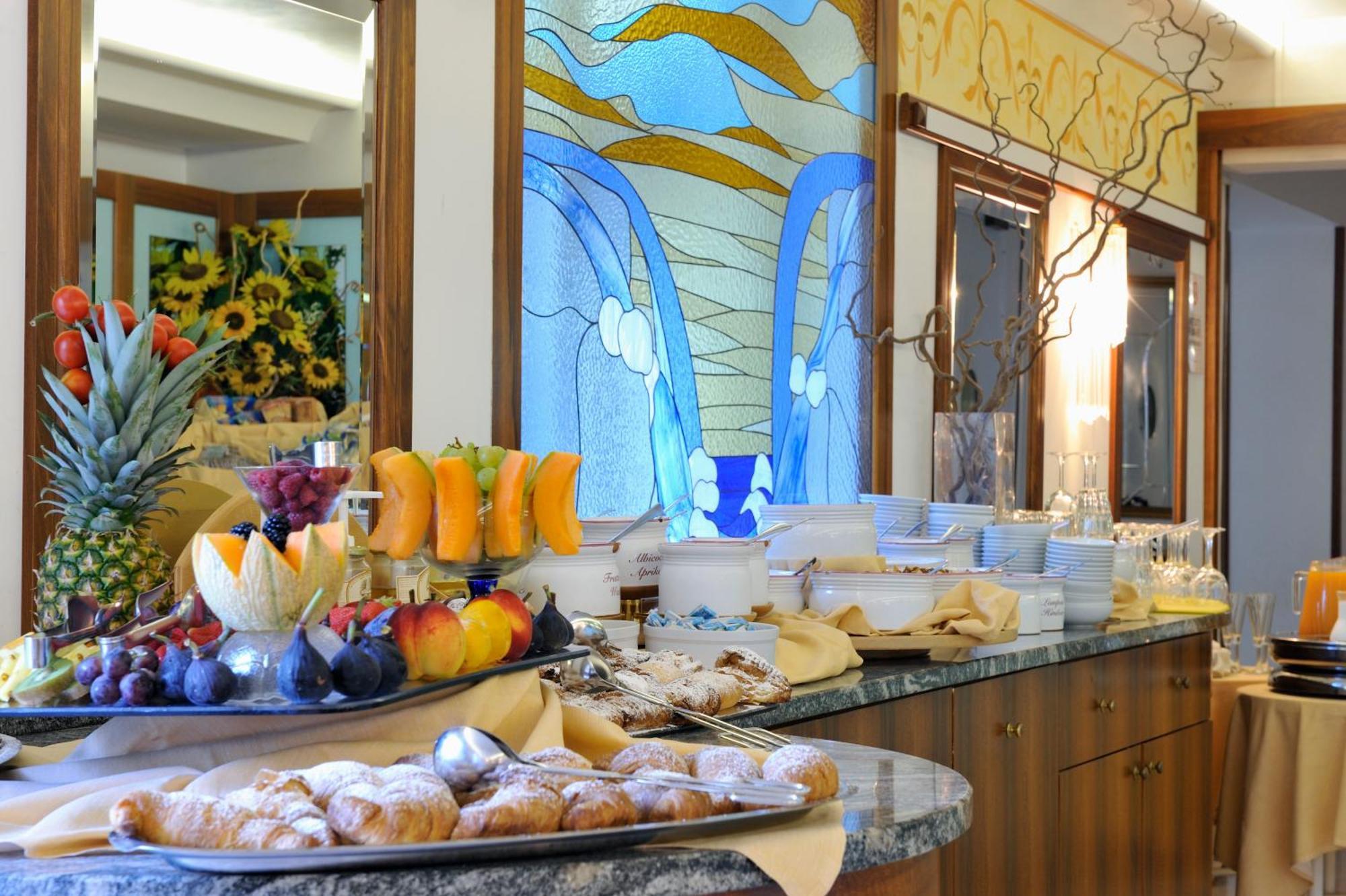 Hotel Miramare Lignano Sabbiadoro Bagian luar foto
