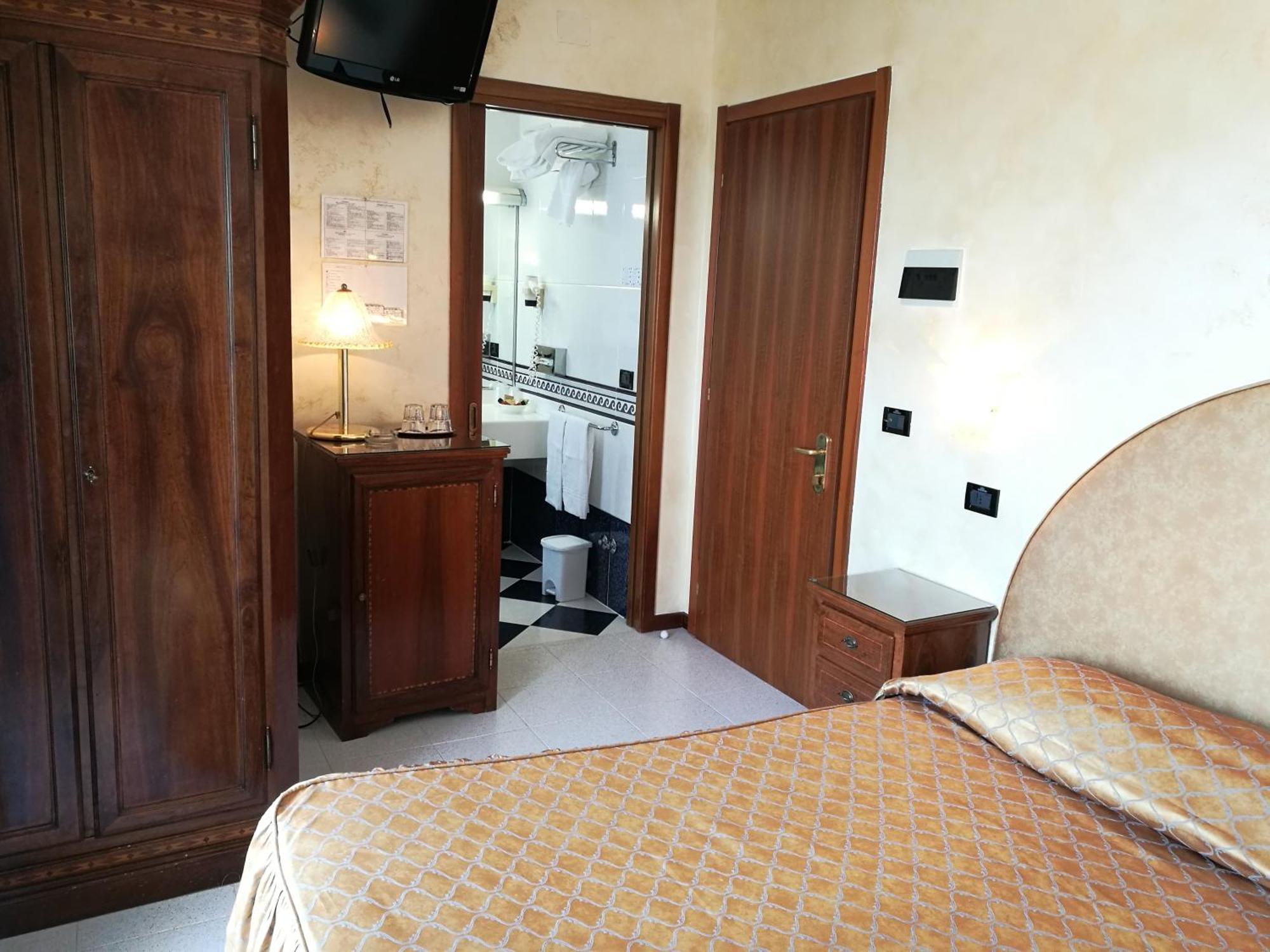Hotel Miramare Lignano Sabbiadoro Bagian luar foto