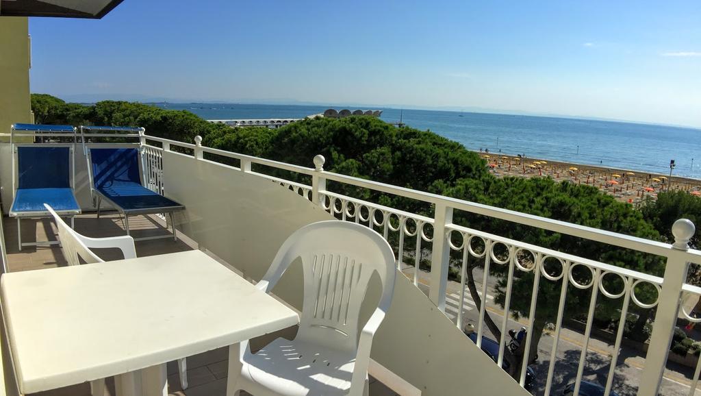 Hotel Miramare Lignano Sabbiadoro Bagian luar foto