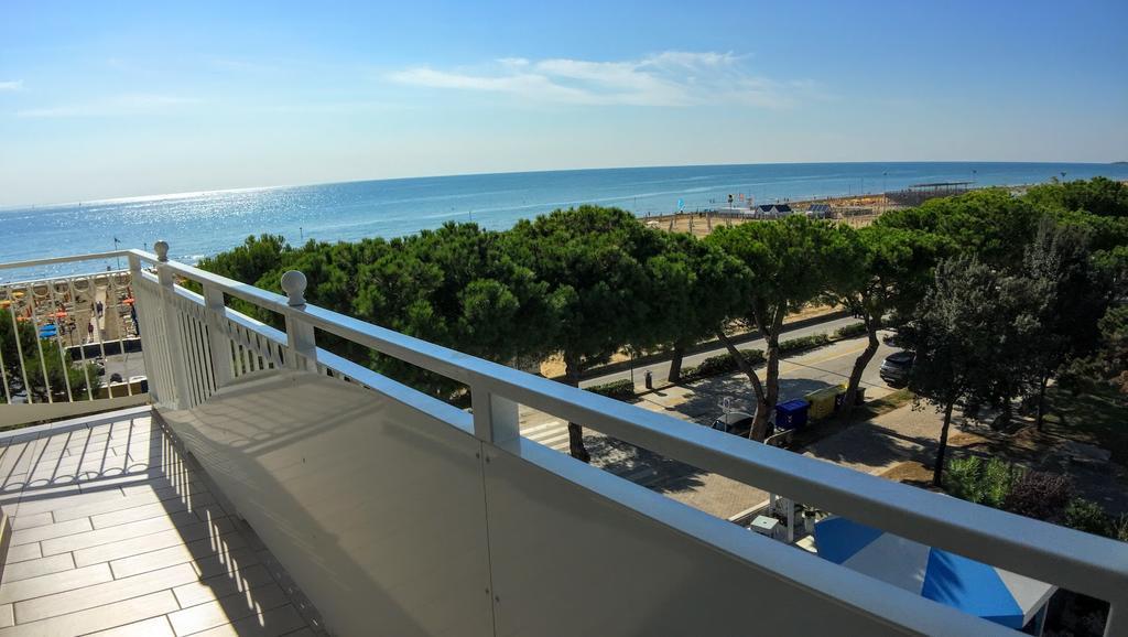 Hotel Miramare Lignano Sabbiadoro Bagian luar foto