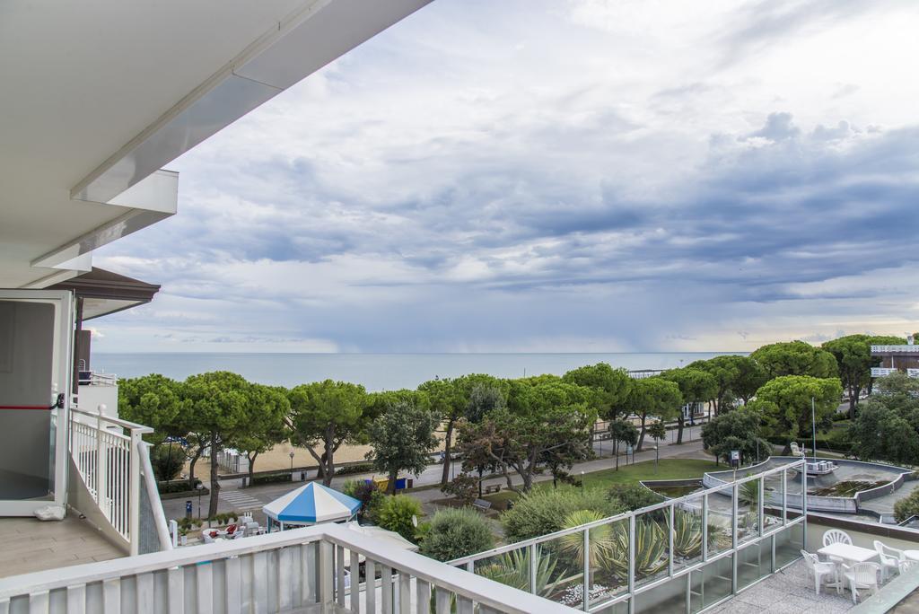 Hotel Miramare Lignano Sabbiadoro Bagian luar foto