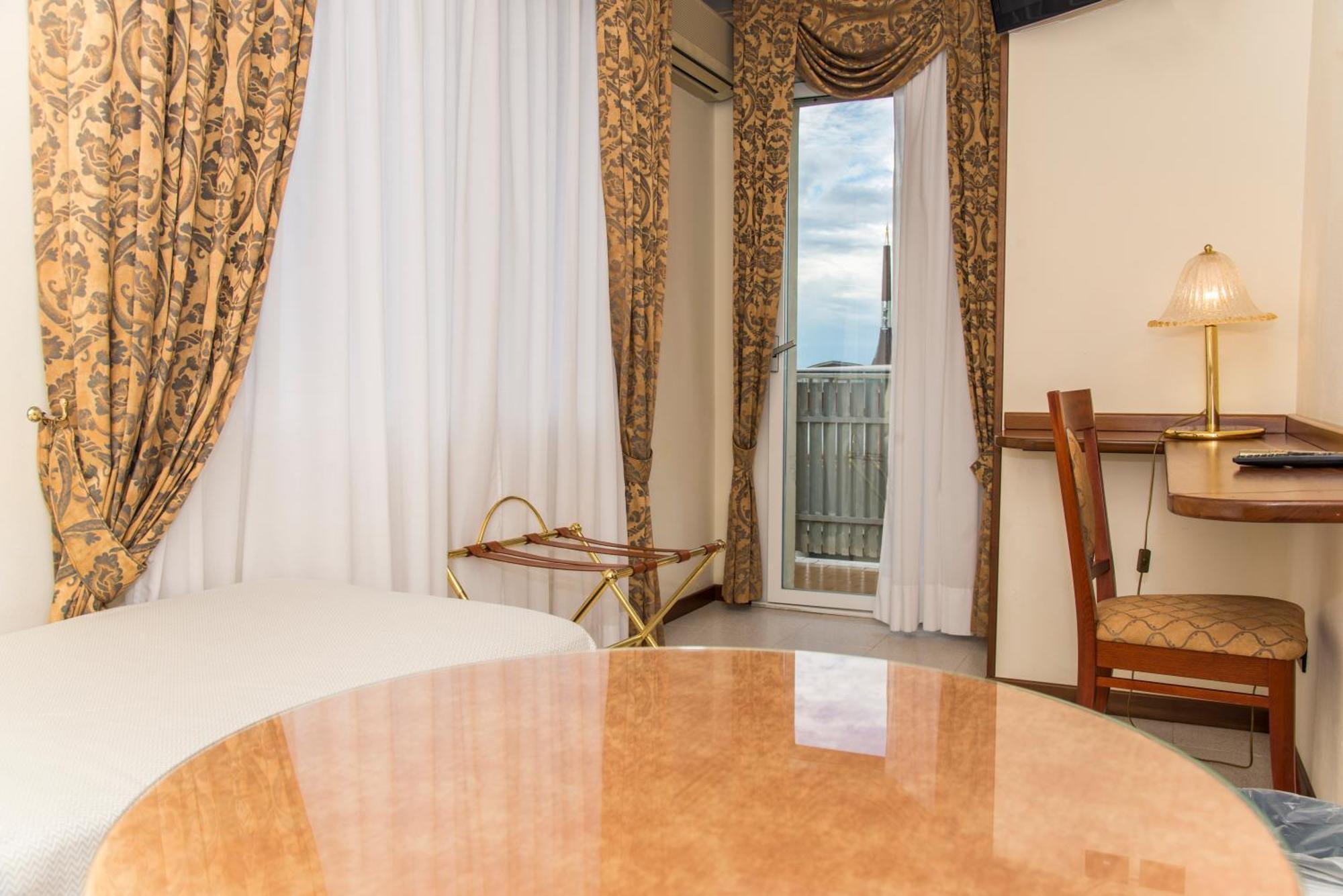Hotel Miramare Lignano Sabbiadoro Bagian luar foto