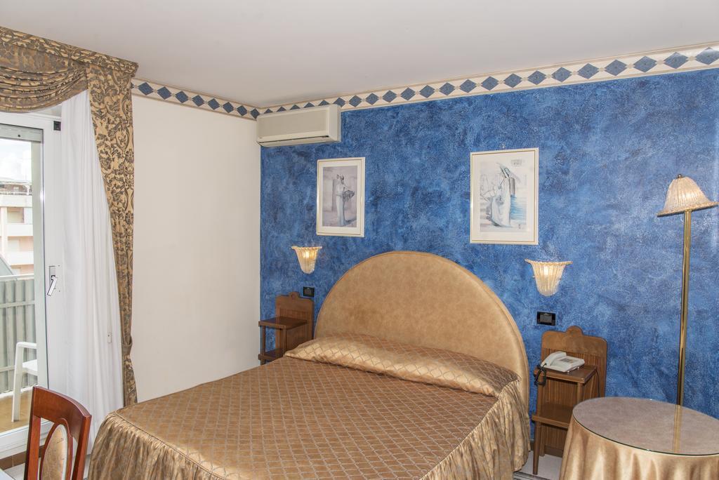 Hotel Miramare Lignano Sabbiadoro Bagian luar foto