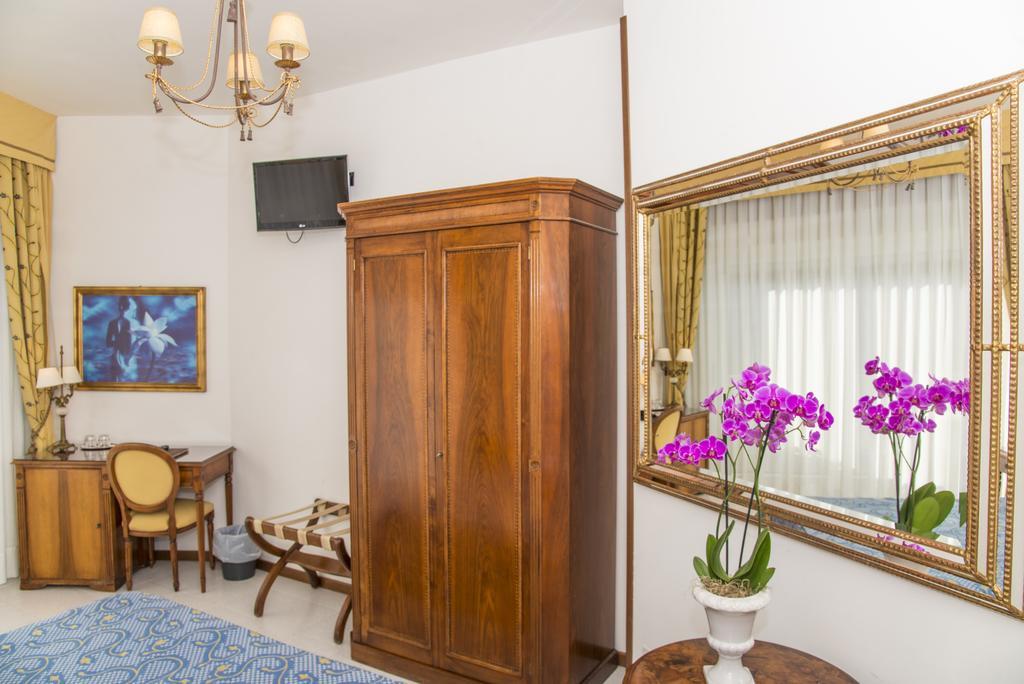 Hotel Miramare Lignano Sabbiadoro Bagian luar foto