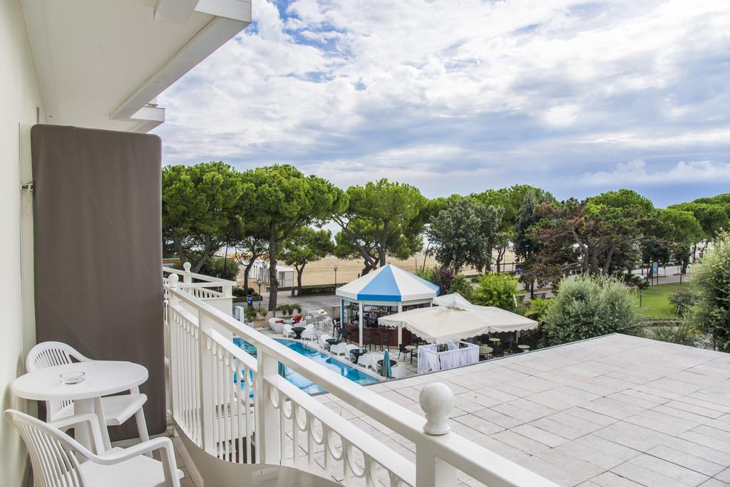 Hotel Miramare Lignano Sabbiadoro Bagian luar foto