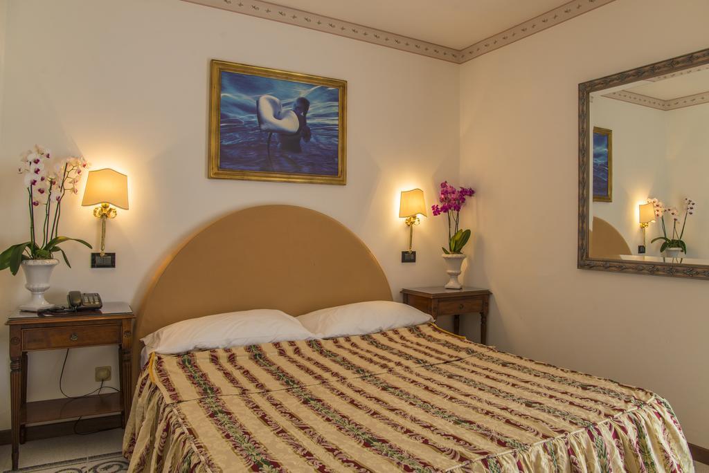 Hotel Miramare Lignano Sabbiadoro Bagian luar foto