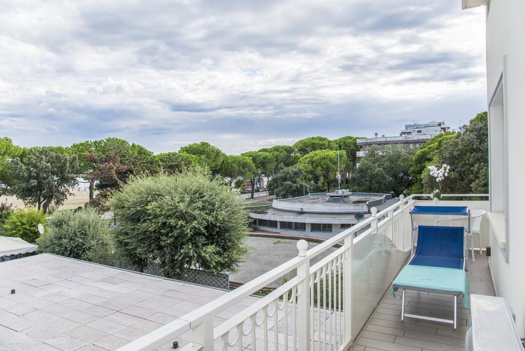 Hotel Miramare Lignano Sabbiadoro Bagian luar foto