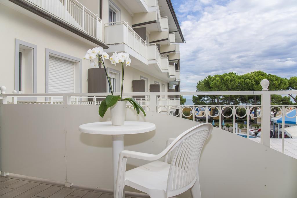 Hotel Miramare Lignano Sabbiadoro Bagian luar foto