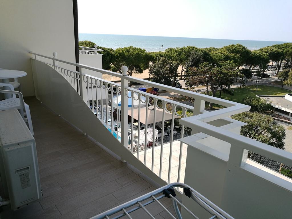 Hotel Miramare Lignano Sabbiadoro Bagian luar foto