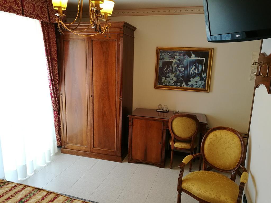 Hotel Miramare Lignano Sabbiadoro Bagian luar foto
