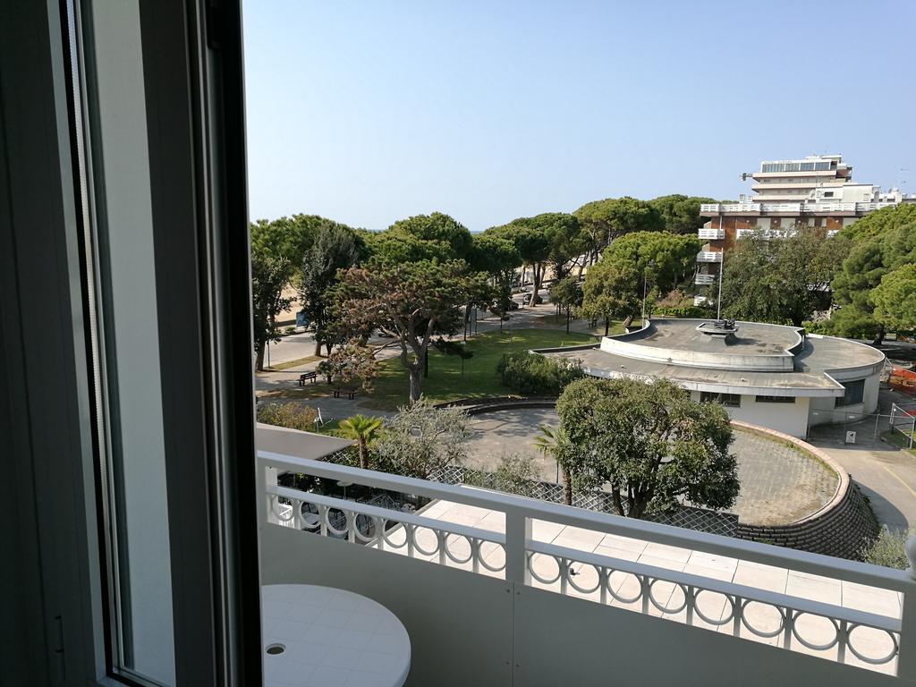 Hotel Miramare Lignano Sabbiadoro Bagian luar foto